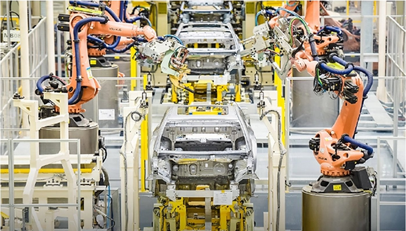 Robotic assembly line at a GAC plant